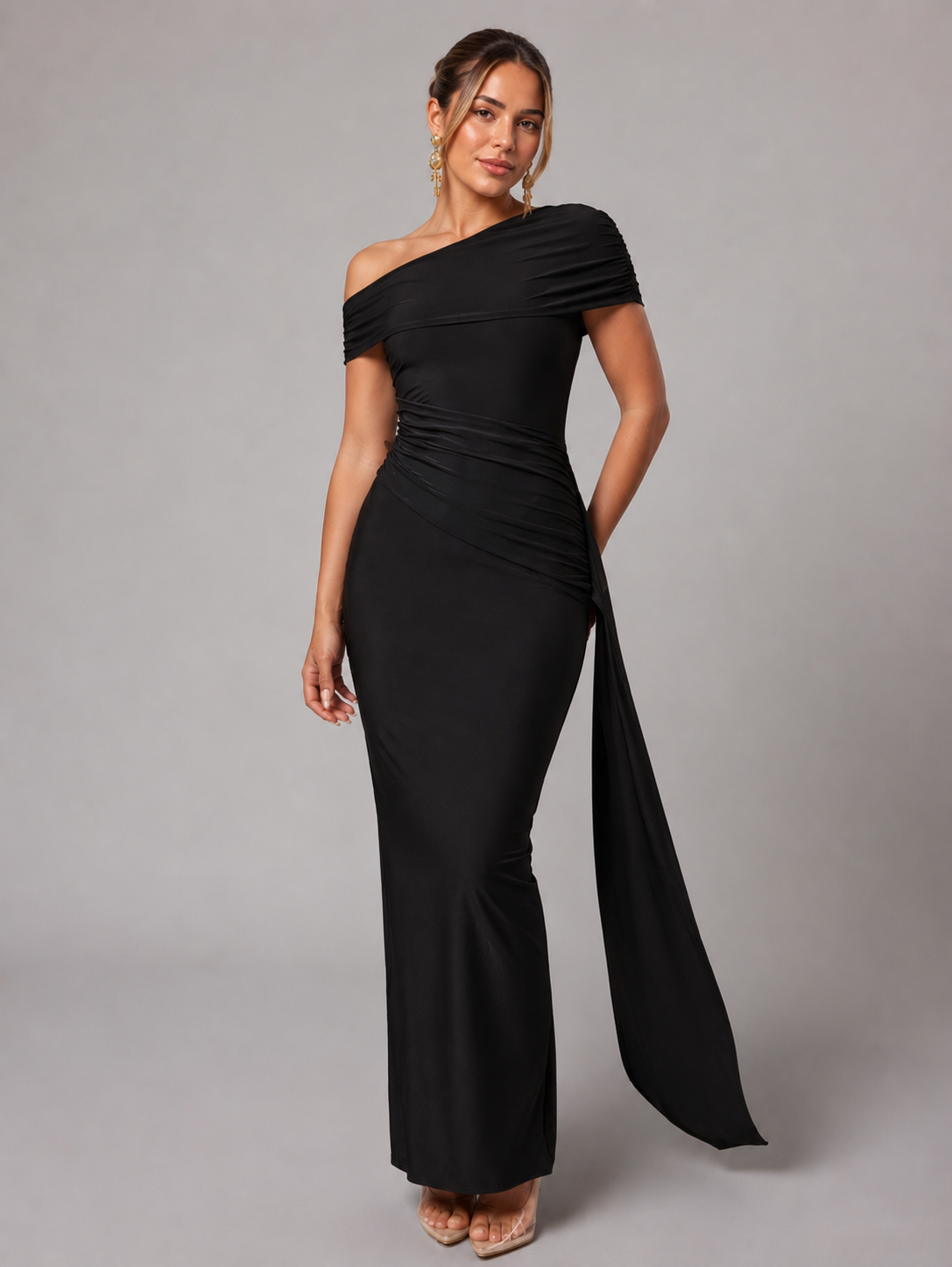 Elegant långklänning – stilren & smickrande